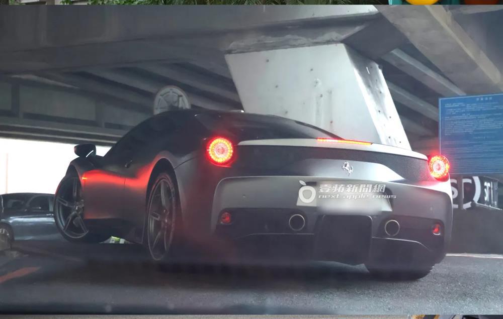 Dân tình rửa mắt khi thấy Hoắc Kiến Hoa khoe siêu xe Ferrari giá khủng mới tậu-5