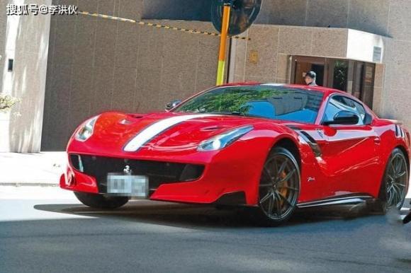 Dân tình rửa mắt khi thấy Hoắc Kiến Hoa khoe siêu xe Ferrari giá khủng mới tậu-6