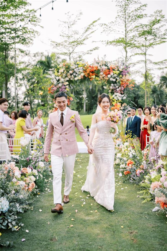 Người trẻ mê mẩn làm đám cưới kiểu Tây, khước từ dự hôn lễ chỉ để đưa phong bì-1