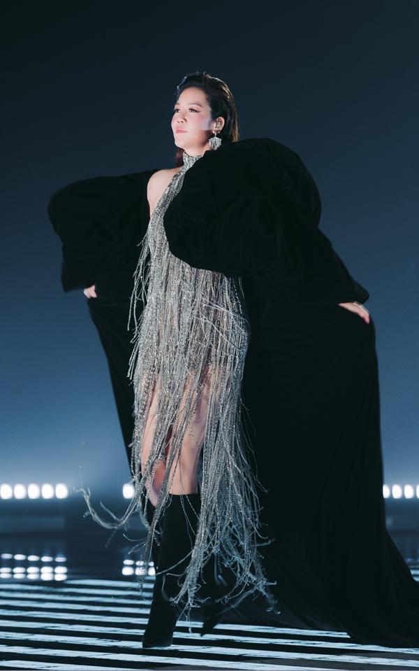 Chiêu trò của Ninh Dương Lan Ngọc và HHen Niê-7