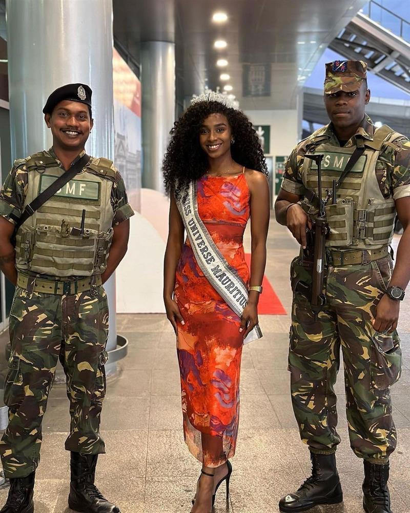 Dàn người đẹp lên đường dự thi Hoa hậu Hoàn vũ 2023-18