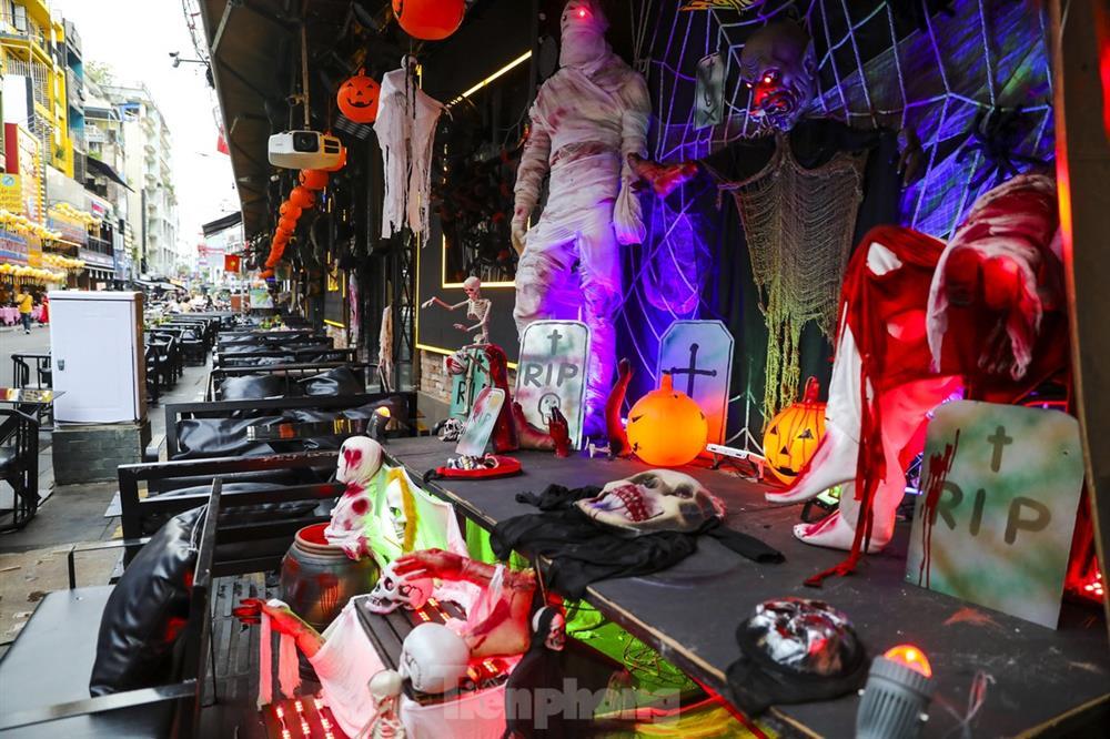 Phố Tây Bùi Viện ngập tràn hình ảnh ‘ma mị’ trước đêm Halloween-1