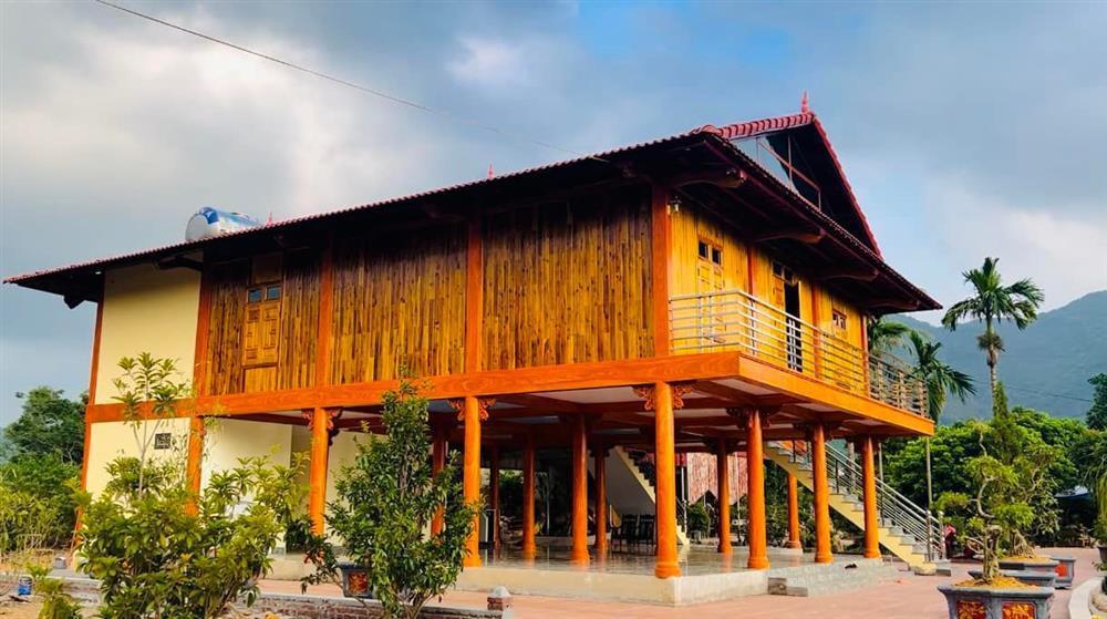 Sao Việt báo hiếu: Phong cách đối lập nhà Hòa Minzy và Mạc Văn Khoa tặng bố mẹ-5