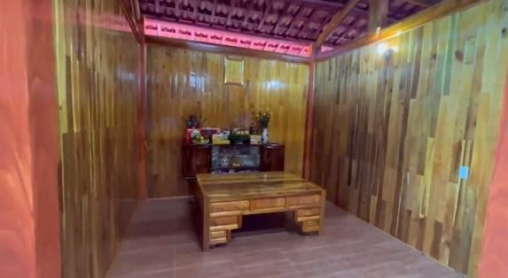 Sao Việt báo hiếu: Phong cách đối lập nhà Hòa Minzy và Mạc Văn Khoa tặng bố mẹ-7