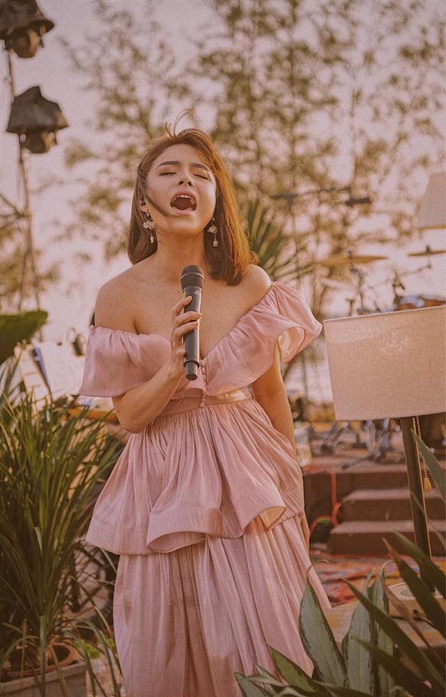 Bị chê quá mập tại Chị Đẹp Đạp Gió Rẽ Sóng, sắc vóc đời thực của Thái Trinh thế nào?-7