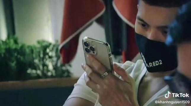 Lâm Bảo Châu bị lộ phản ứng lạ khi xem Lệ Quyên hát: Là thờ ơ hay mệt mỏi?-3