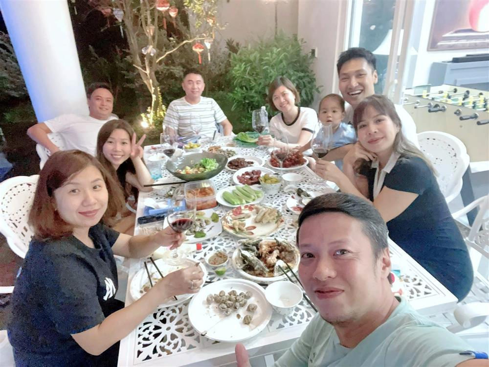 Hồng Đăng và Mạnh Trường thân từ phim ra ngoài đời, mối quan hệ giữa hai người vợ càng gây chú ý hơn-1