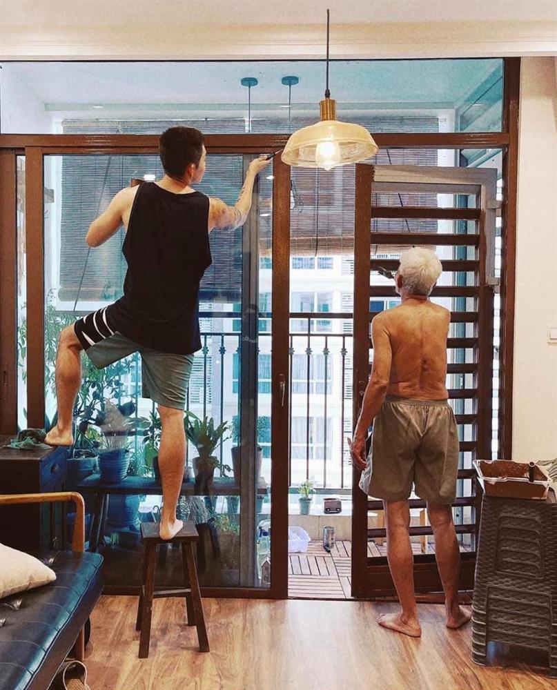 Jun Phạm gây xúc động khi chia sẻ món quà kỷ niệm được người bố quá cố tự tay thực hiện-2