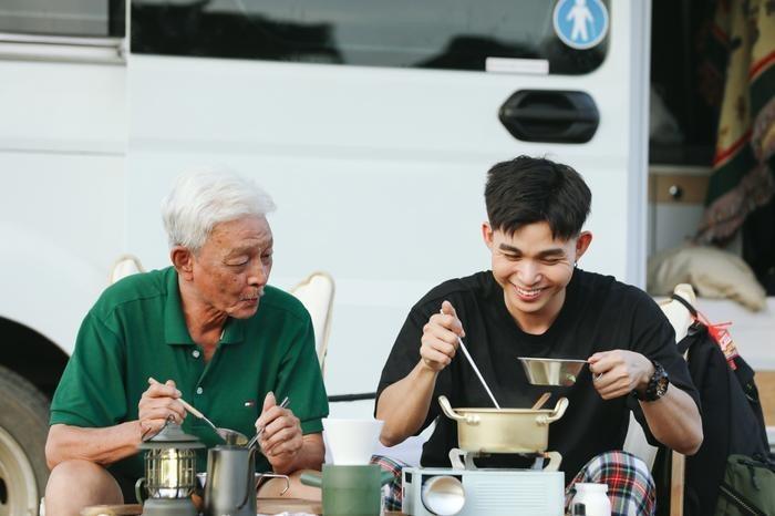 Jun Phạm gây xúc động khi chia sẻ món quà kỷ niệm được người bố quá cố tự tay thực hiện-4