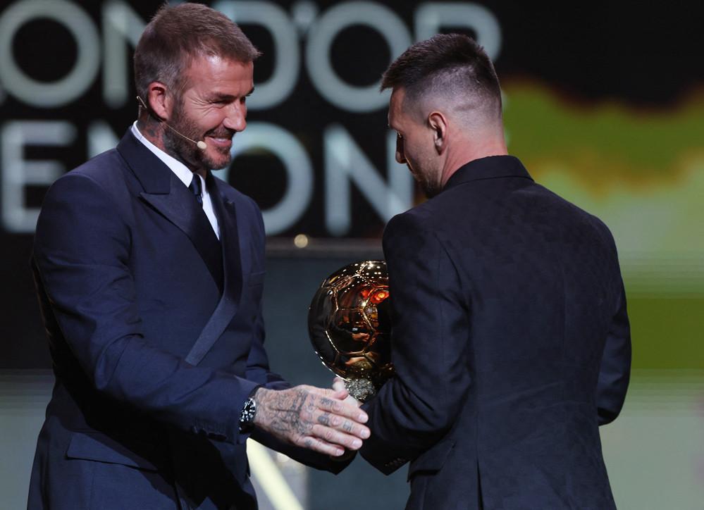 Messi tặng ngay Quả bóng vàng cho con trai-1