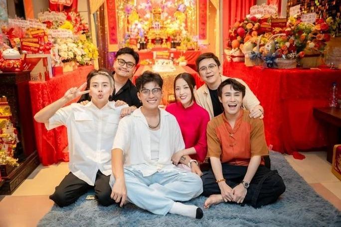 Cô dâu Puka lộ rõ vẻ mệt mỏi trước thềm đám cưới-4