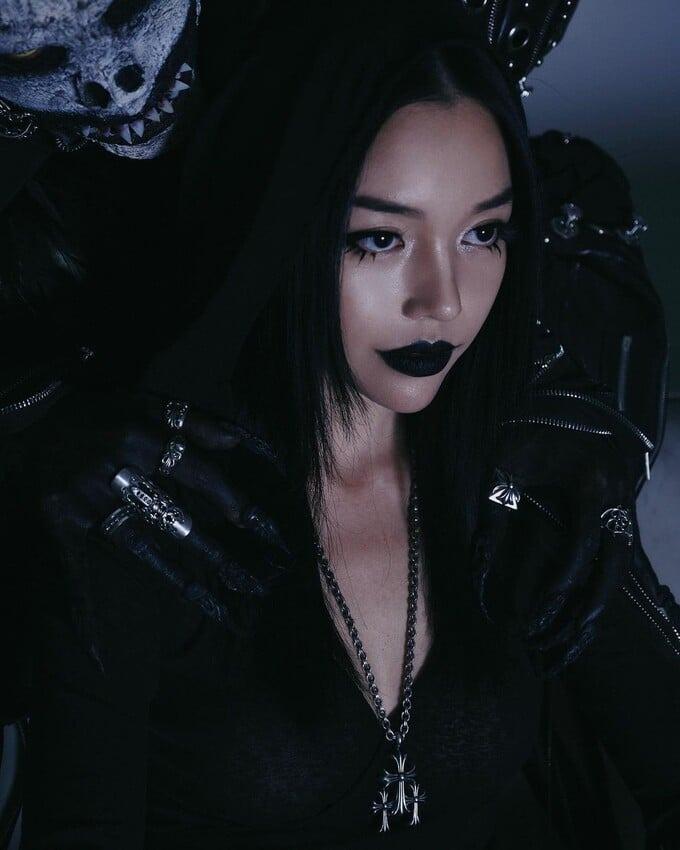 Sao Việt hoá trang Halloween: Lý Nhã Kỳ thành Megan Fox; Thiên Ân hoá tiên hắc ám-9