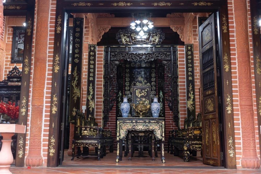 Chiêm ngưỡng căn nhà bằng gốm lớn nhất Việt Nam của đại gia đồ cổ miền Tây-1