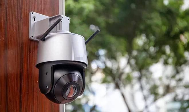 Xem camera nhà hàng xóm, chồng điếng người phát hiện việc vợ làm mỗi đêm-2