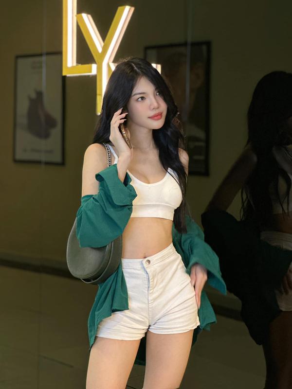 Nhan sắc Á hậu chuyển giới Tường San: Vòng eo con kiến, đôi chân dài nuột nà-5