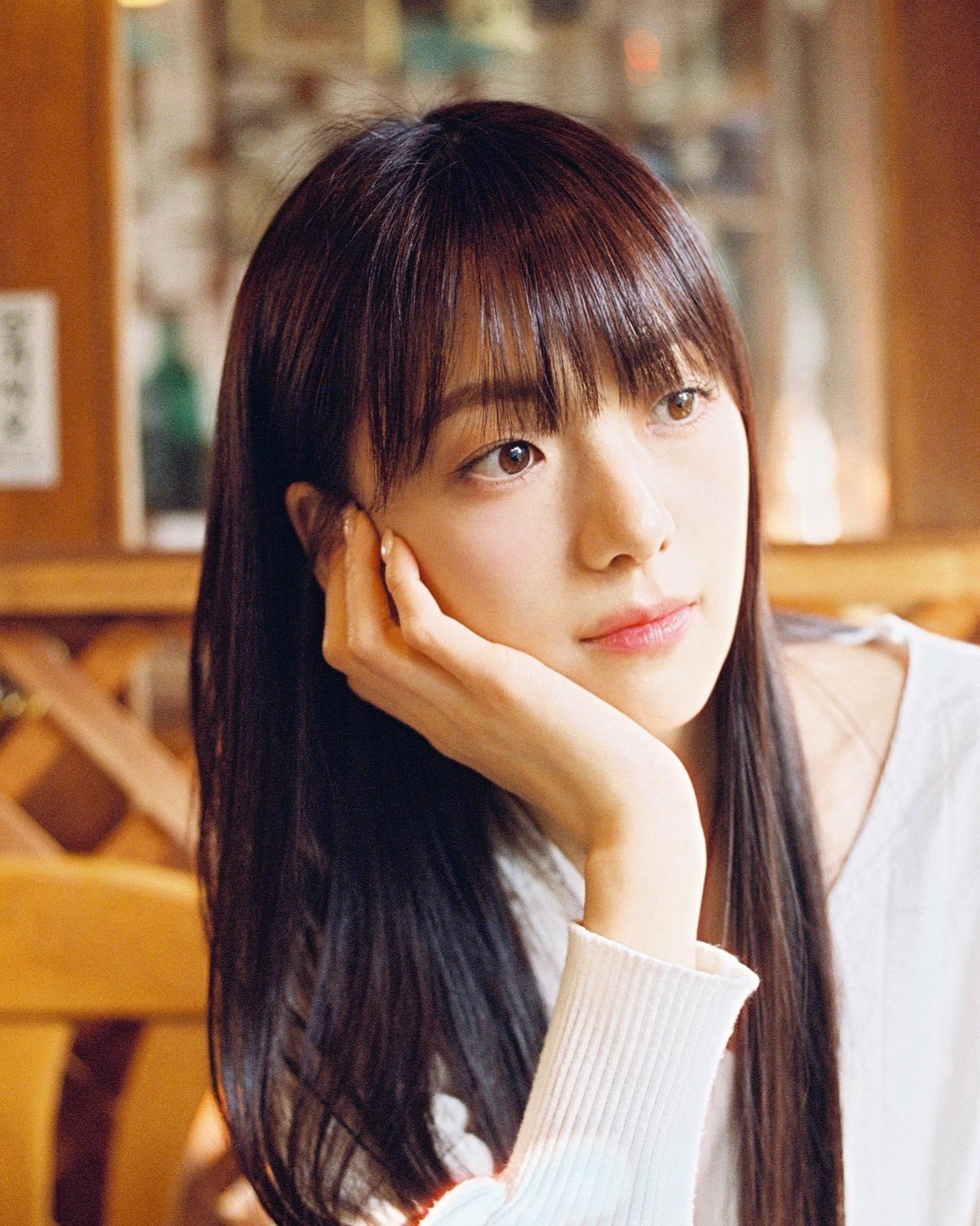 Không nhận ra chị gái Jisoo với kiểu makeup hắc hóa-5