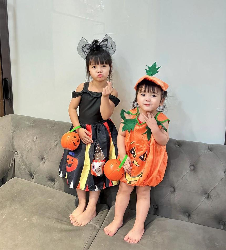 Con của các tuyển thủ nổi tiếng tuyển Việt Nam tưng bừng đón Halloween-5