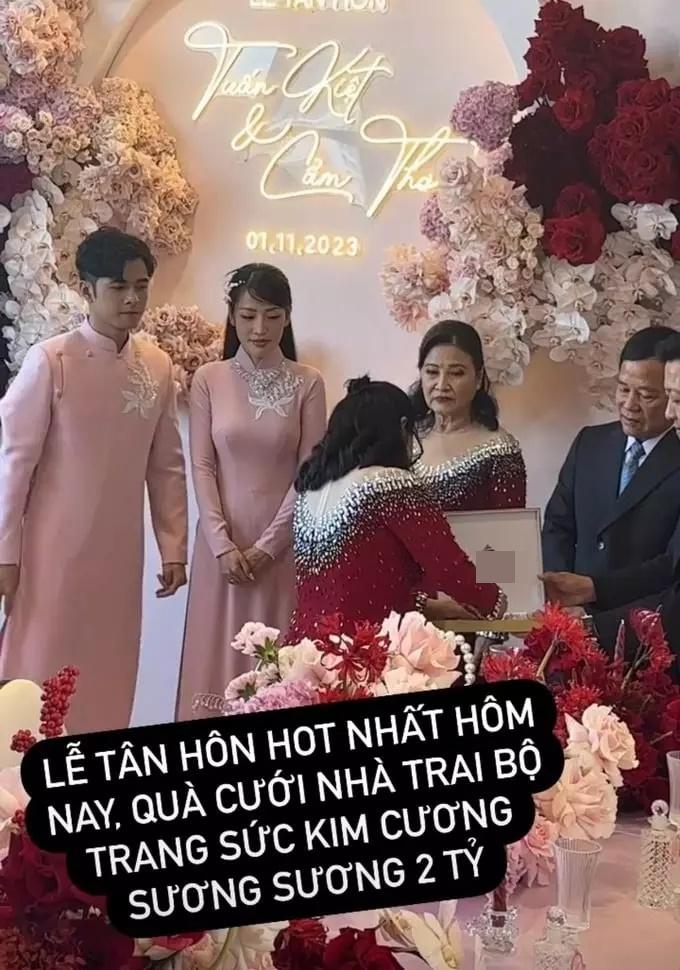 Lộ hình ảnh đầu tiên trong lễ cưới Puka, nhà trai trao sính lễ sương sương 2 tỷ-6