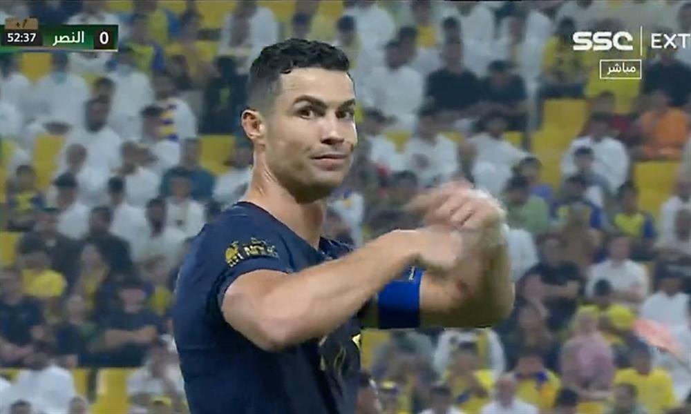 Ronaldo nhận thẻ vàng, phản ứng trọng tài trong ngày Al Nassr chiến thắng-1