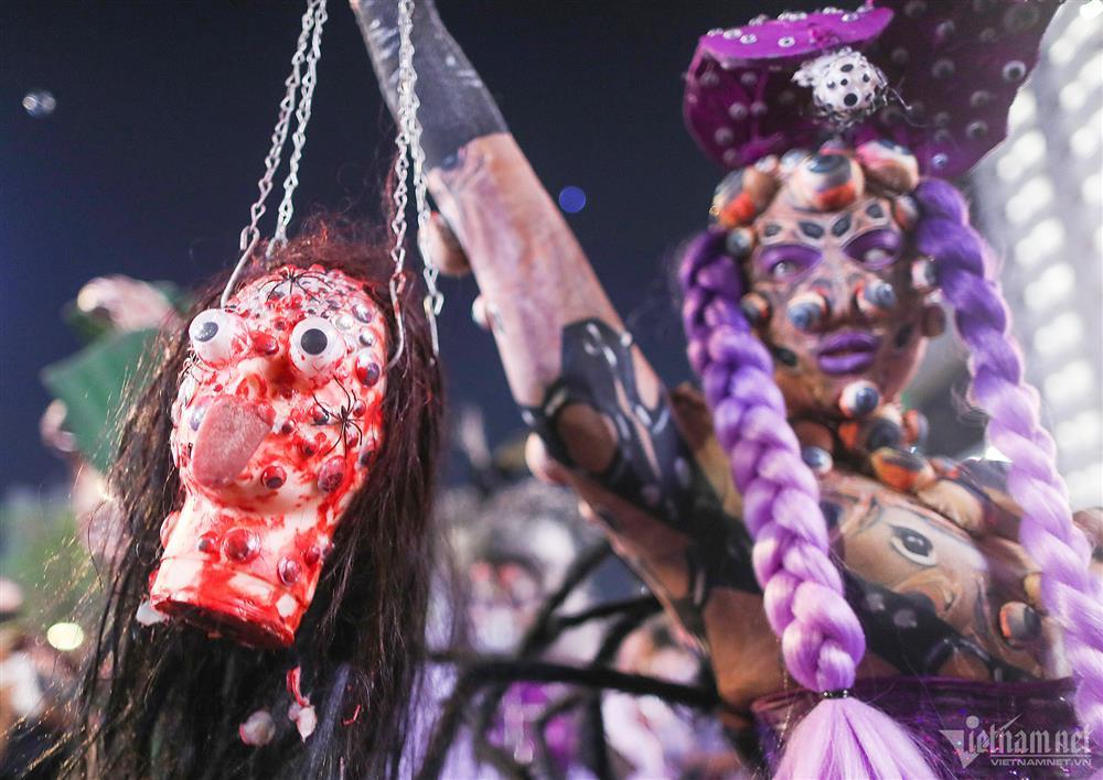 Dị nhân và ma quái náo loạn phố đi bộ Nguyễn Huệ đêm Halloween-5