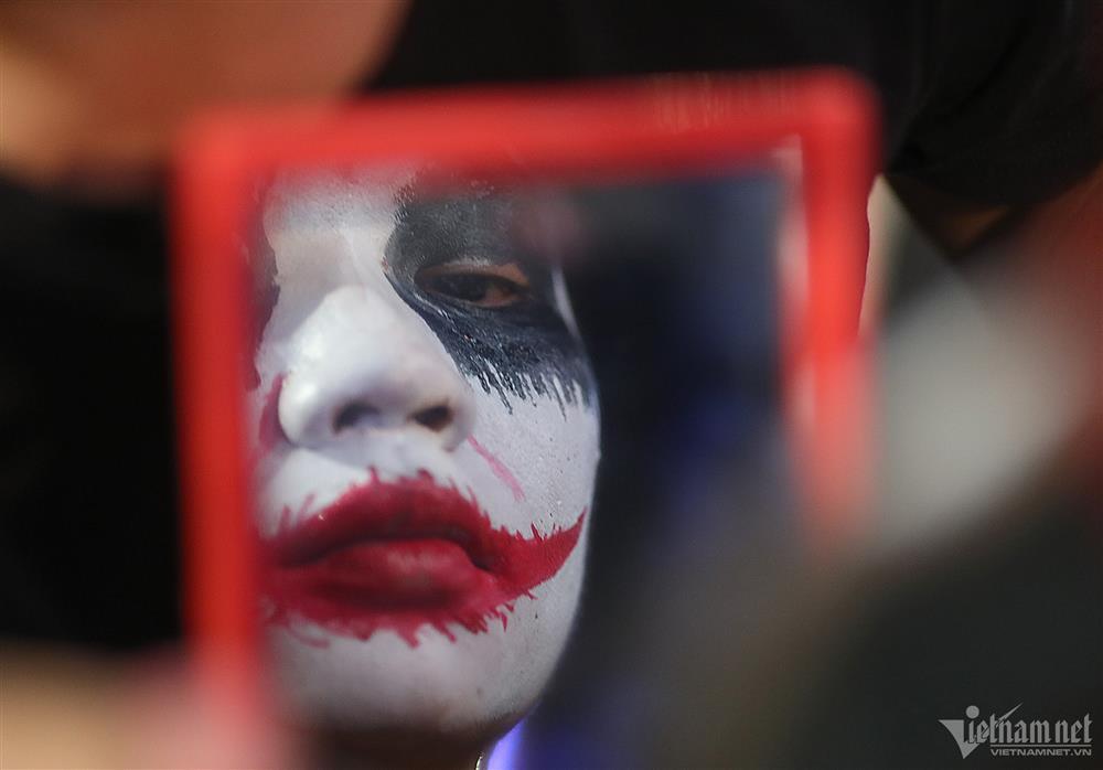 Dị nhân và ma quái náo loạn phố đi bộ Nguyễn Huệ đêm Halloween-9