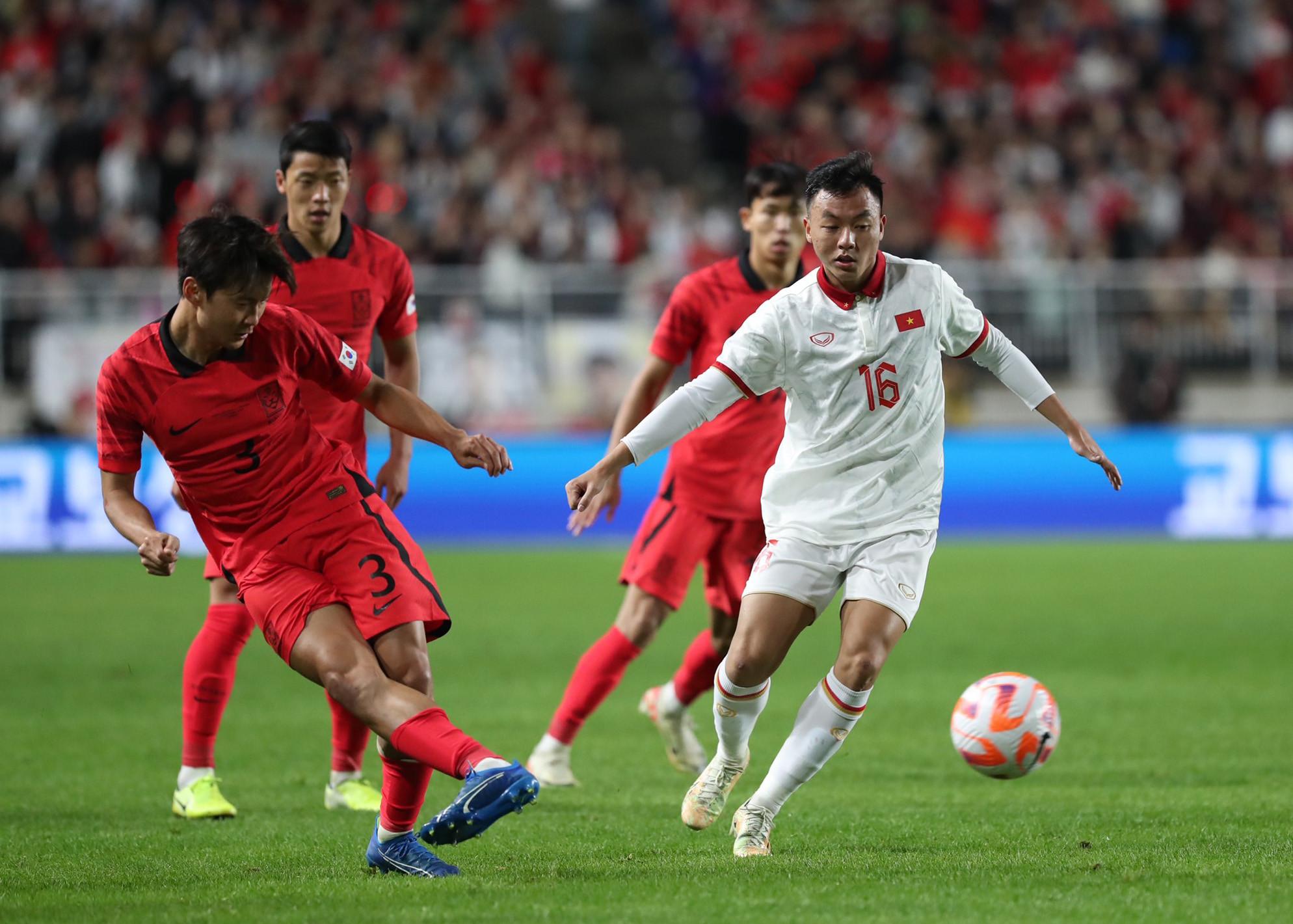 Tuyển Việt Nam: HLV Troussier hóa phù thủy nhờ… Park Hang Seo-1