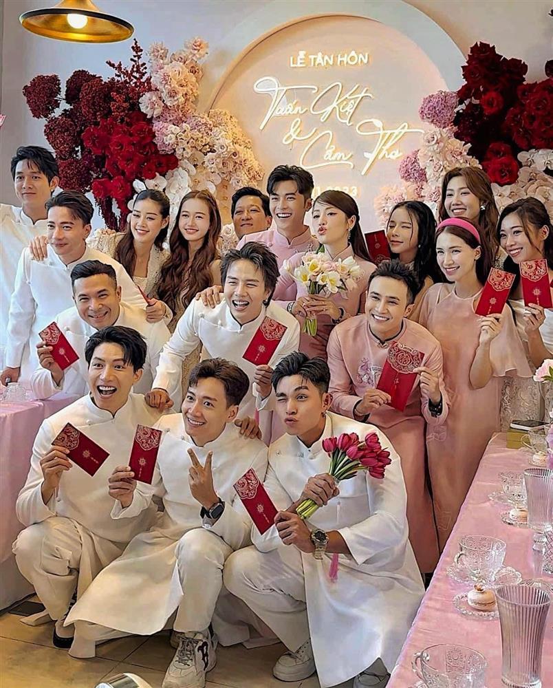 Hòa Minzy lên tiếng về việc làm mẹ đơn thân mà đi bê tráp lễ tân hôn Puka: Bé biết thân biết phận mà-3