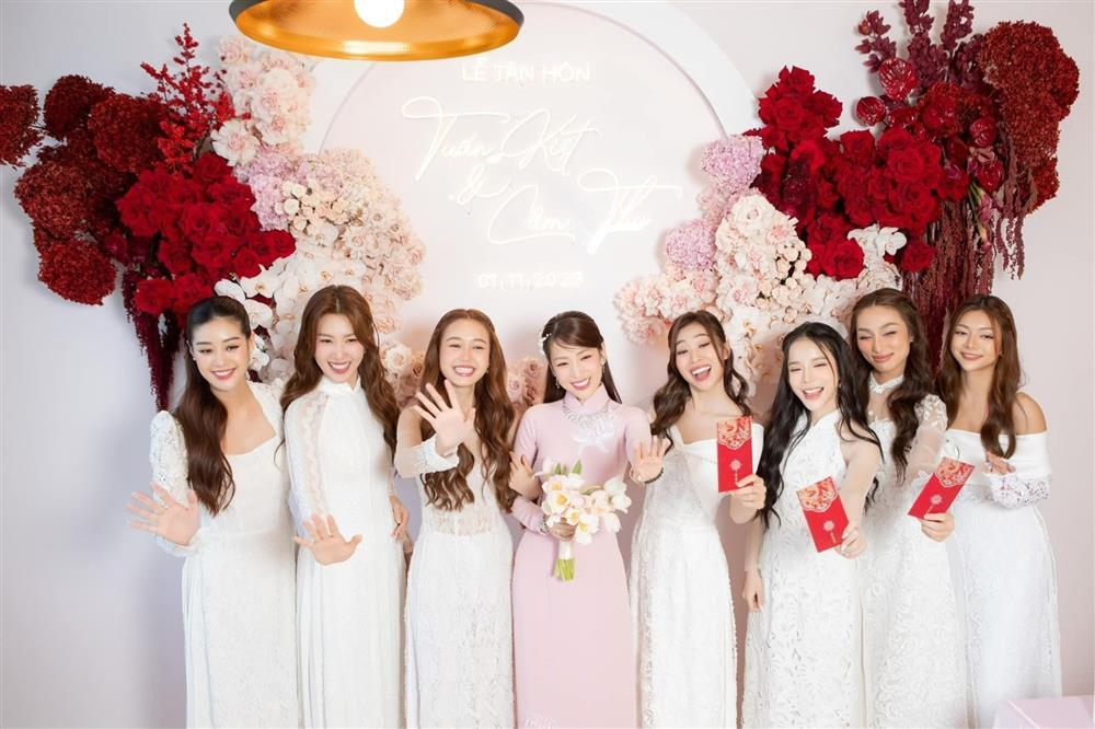 Hòa Minzy lên tiếng về việc làm mẹ đơn thân mà đi bê tráp lễ tân hôn Puka: Bé biết thân biết phận mà-4