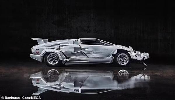 Đấu giá xe mốp méo mà Leonardo DiCaprio từng lái trong Sói Già Phố Wall-3