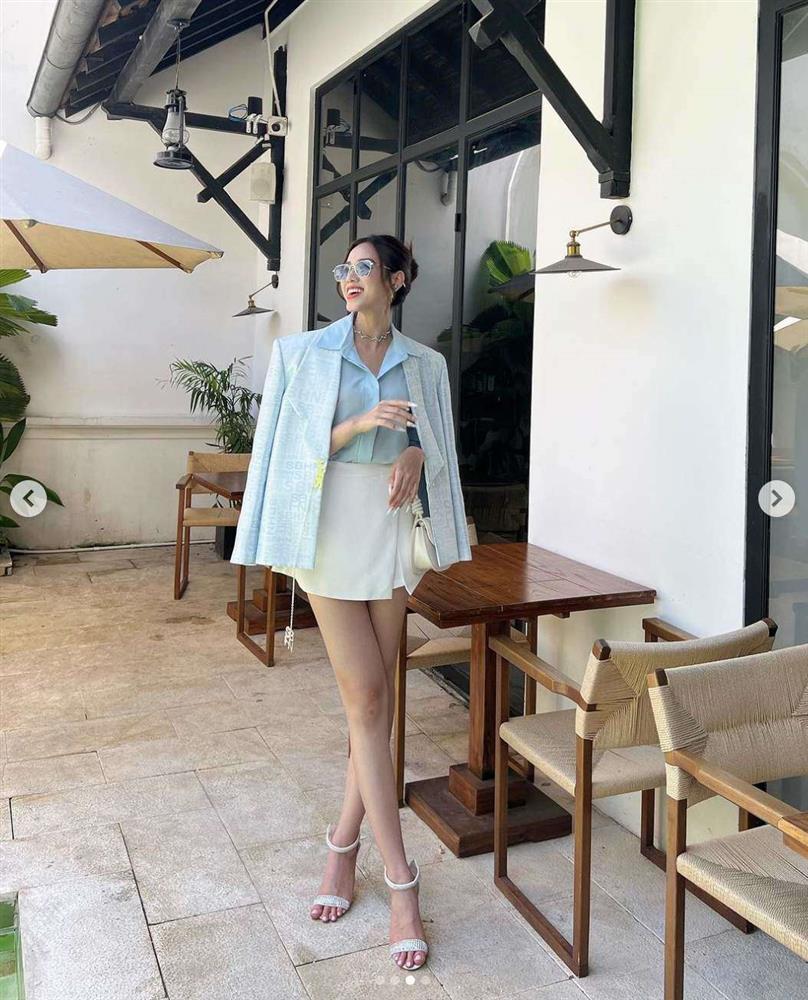 Hoa hậu Đỗ Thị Hà khoe cặp chân triệu đô với kiểu mặc giấu quần-3