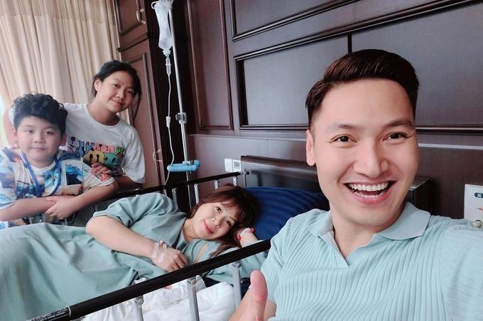 Mạnh Trường kỷ niệm 15 năm cưới bên tổ ấm nhỏ, các nhóc tỳ được nhận xét là bản sao của bố-5