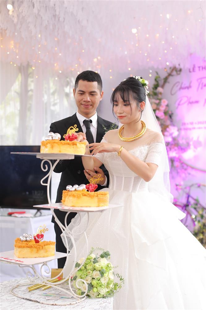 Cặp đôi 9X rót trà sữa thay rượu vang trong lễ cưới: Chú rể tự tay nấu cả đêm-2