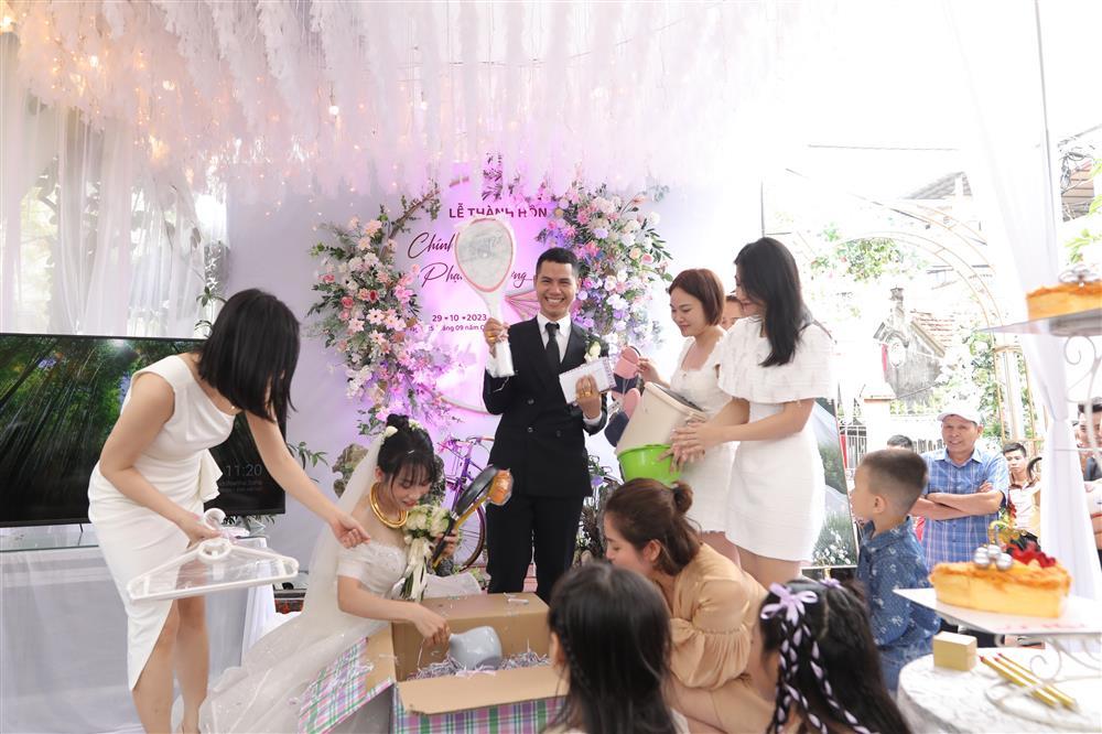 Cặp đôi 9X rót trà sữa thay rượu vang trong lễ cưới: Chú rể tự tay nấu cả đêm-3