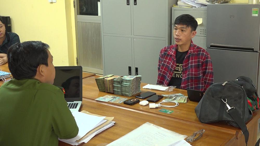 Khởi tố 3 đối tượng dùng súng, trái nổ cướp ngân hàng ở Hóc Môn-2