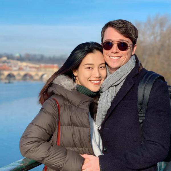 Sao Việt ly hôn chóng vánh: Một Á hậu 9X dù đổ vỡ tình duyên, vẫn yêu quý bố mẹ chồng cũ-3