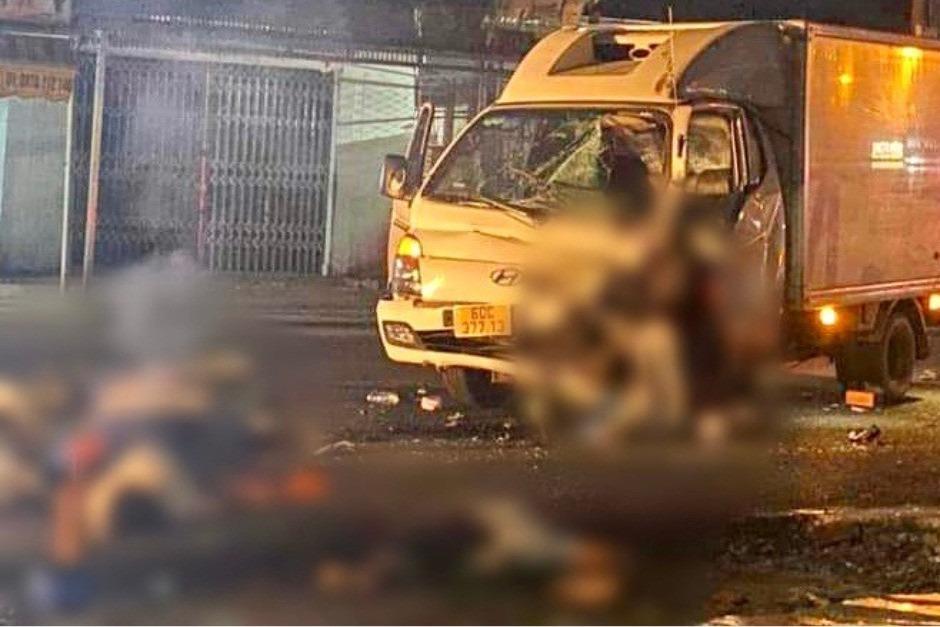 Vụ xe máy ‘kẹp’ 4 tông trực diện xe tải ở Đồng Nai: Nạn nhân gãy cột sống cổ-1