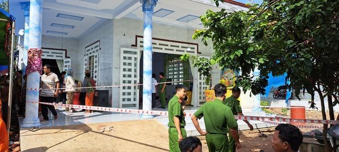 Bị đuổi khỏi nhà lúc đêm xuống, chồng dùng mũ bảo hiểm đánh vợ dẫn đến tử vong-2