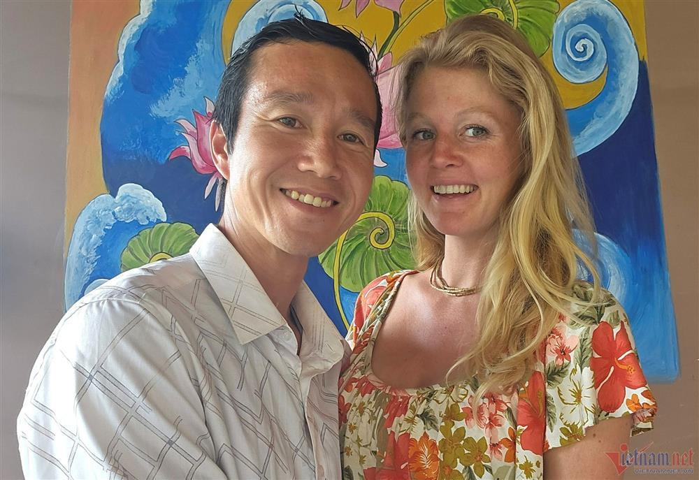 Cuộc sống nơi núi rừng của nàng dâu Mỹ yêu say đắm tiếng Việt-1