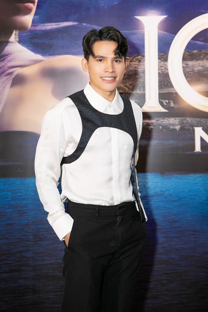 Quốc Thiên tập gym 10 năm để quay MV ở Ấn Độ-1