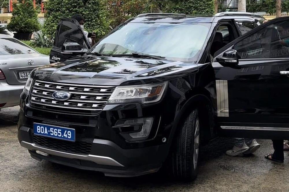 Tạm giữ đại tá công an rởm đi xe gắn biển xanh-3