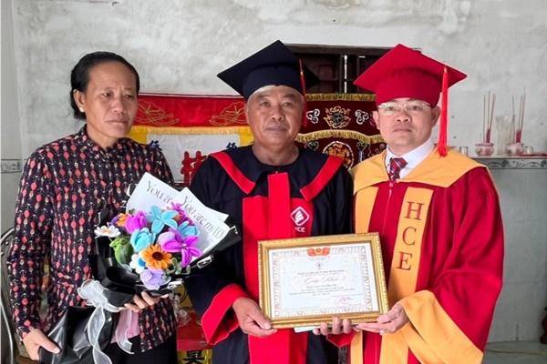 Điều tra vụ nam sinh chết khi rơi từ sân thượng ký túc xá ĐHQG TP.HCM xuống đất-2