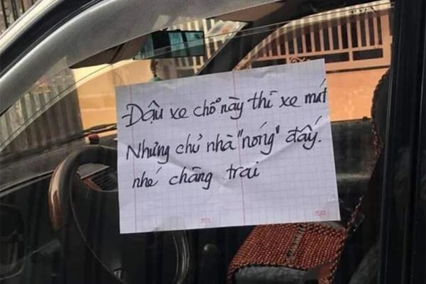 Đỗ ô tô kiểu tréo ngoe khiến 7 chiếc xe khác không ra được, người phụ nữ trả giá đắt-4