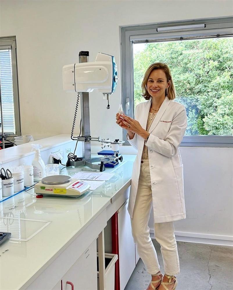 Phụ nữ Pháp bỏ qua bước rửa mặt buổi sáng để giữ làn da tươi trẻ, mịn màng-2