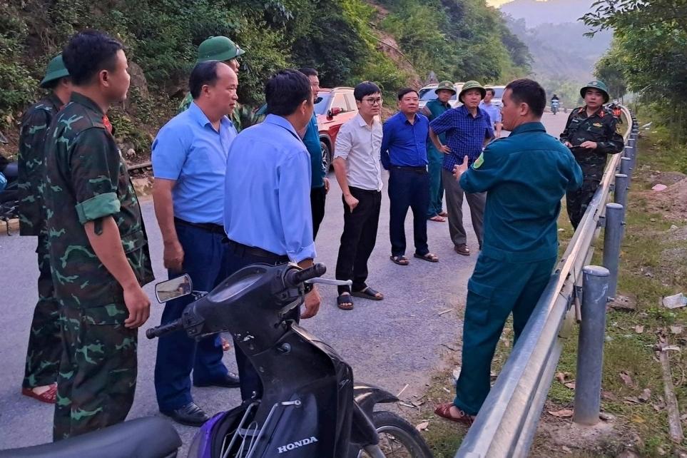 Nhóm học sinh ra biển tắm, 1 nam sinh bị sóng cuốn trôi-2