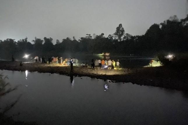 Năm học sinh lớp 8 rủ nhau tắm sông, hai em tử vong-1