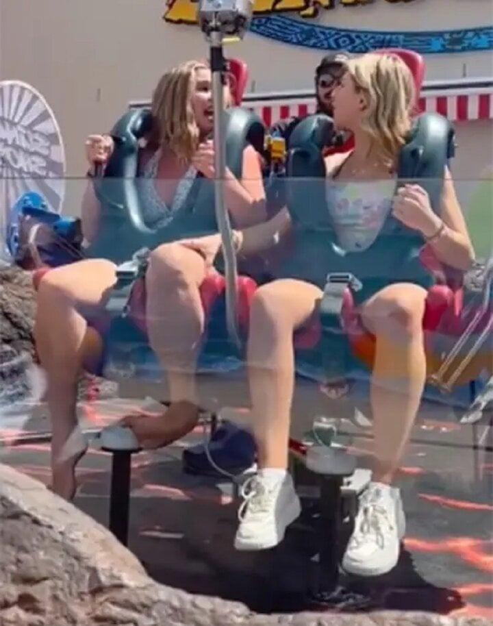 Sự cố đáng sợ ở công viên giải trí: Cô gái bị uốn cong gập bàn chân-1