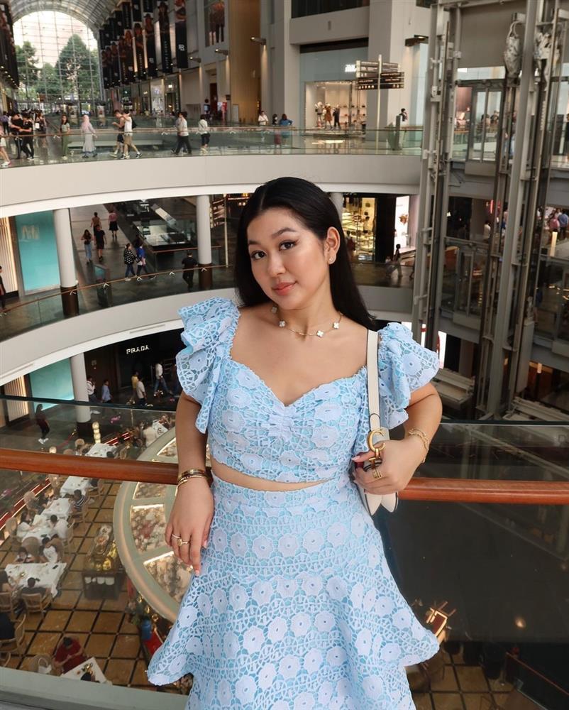 Nữ TikToker nổi tiếng trên mạng vì làm nghề con nhà giàu-1