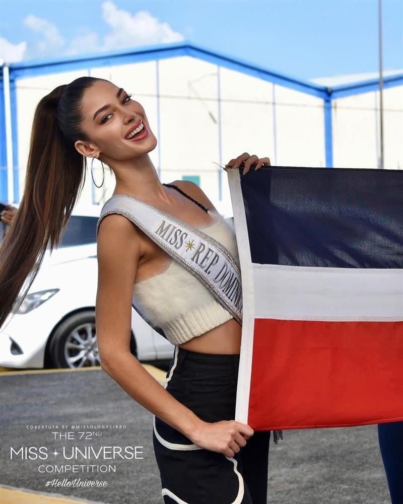 Bạn gái cũ Marc Anthony dùng phi cơ riêng đi thi Hoa hậu Hoàn vũ-1