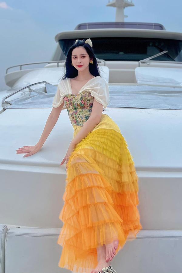 Người đẹp chuyển giới quê Đắk Lắk được Hương Giang nhận xét như Hoa hậu-2