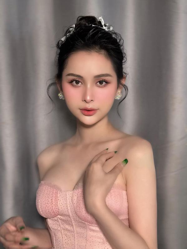 Người đẹp chuyển giới quê Đắk Lắk được Hương Giang nhận xét như Hoa hậu-10